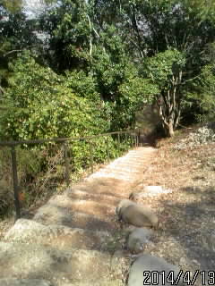 北城への階段１