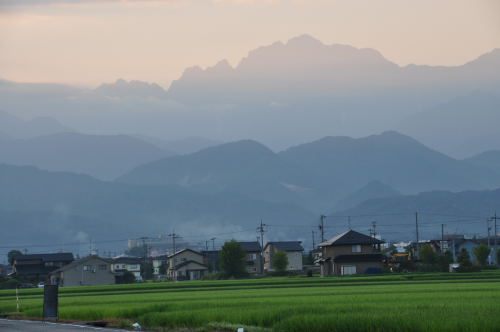 近所で撮影　剱岳