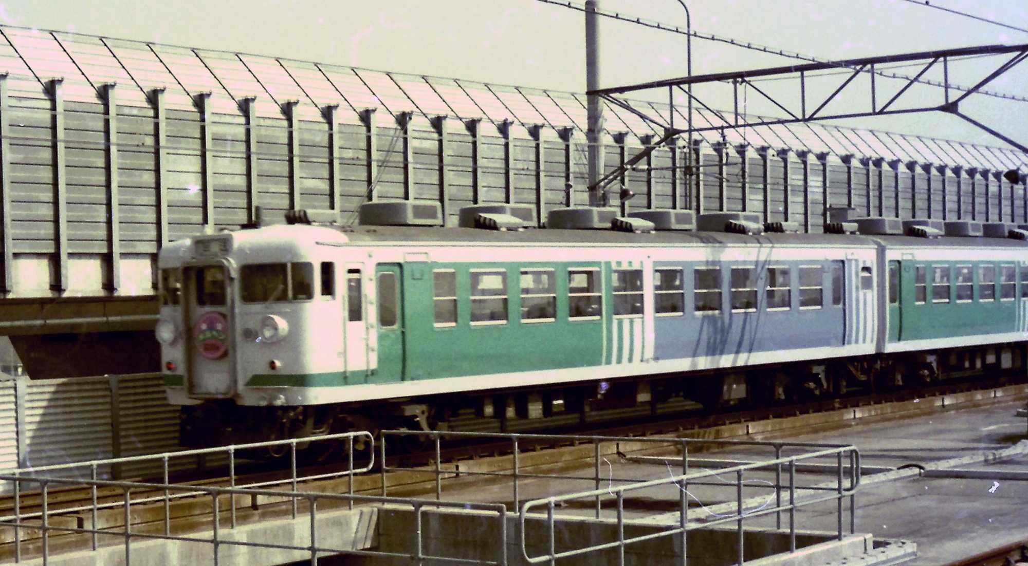 京葉線: 新木場 (Shin-Kiba)