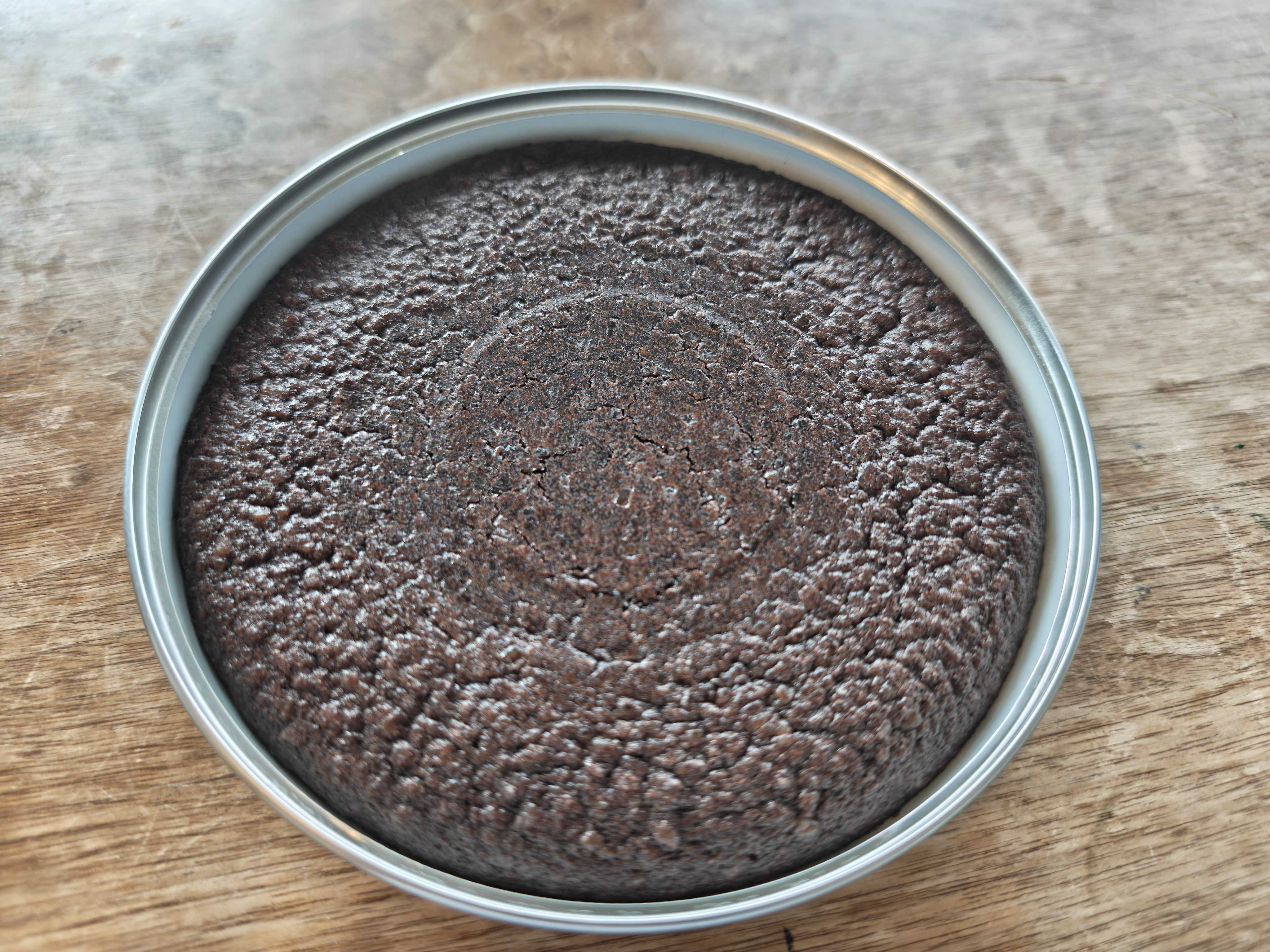 Biscuiterie de Provence　チョコレートケーキ　缶の中は