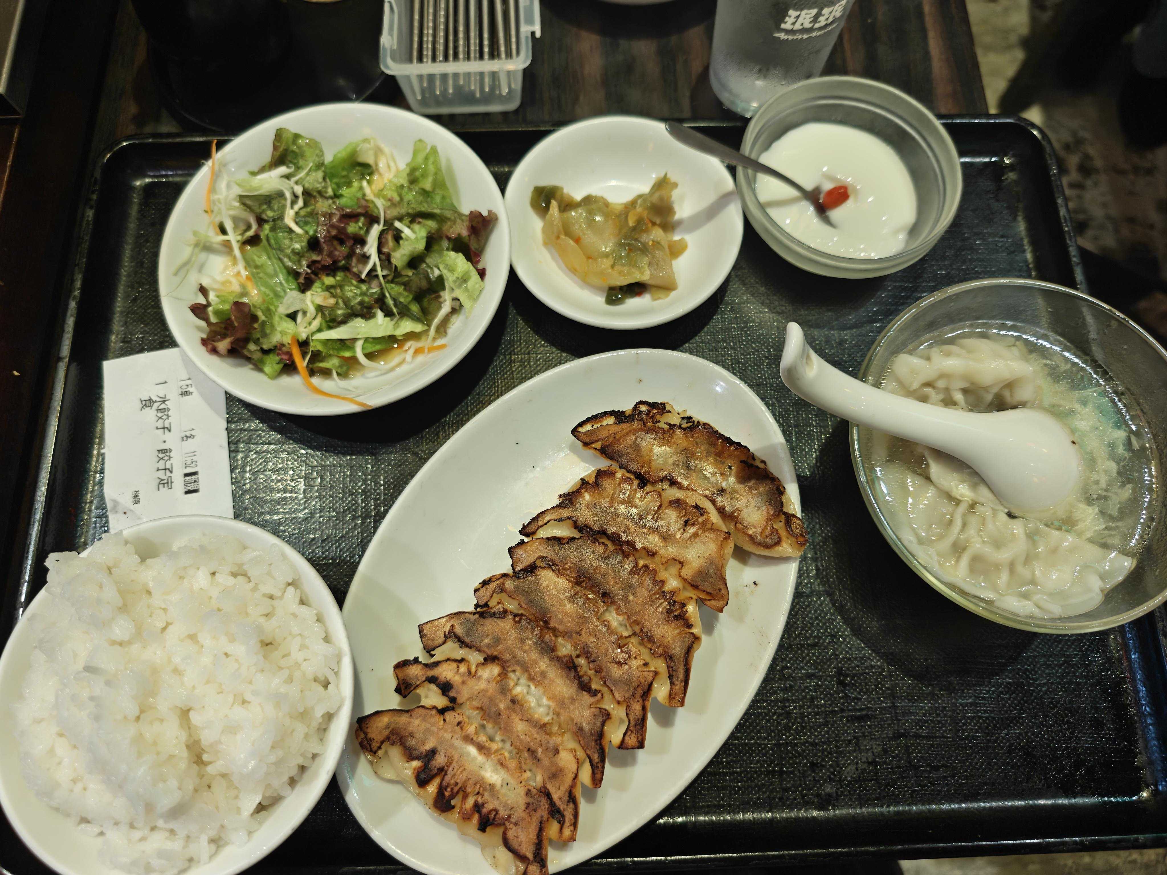 餃子の珉珉 虎ノ門店　定番定食　ランチ　水餃子・餃子定食