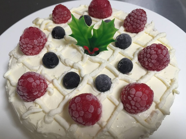 クリスマスケーキ完成.jpg