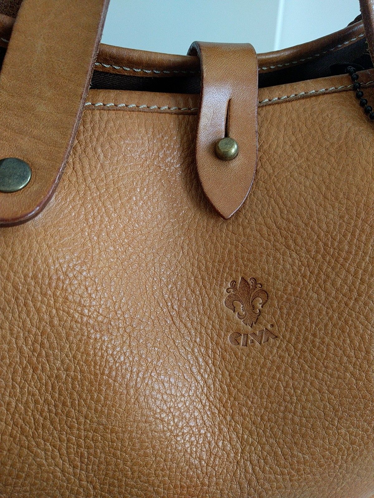 綺麗にエイジングしました♥CIVA（チーバ）のヌメ革バック | 北欧雑貨