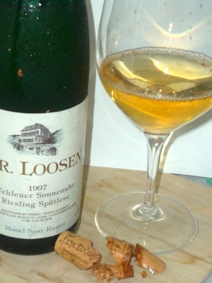 Dr.Loosen Wehlener Sonnenuhr Riesling Spatlese 1997 glass.jpg