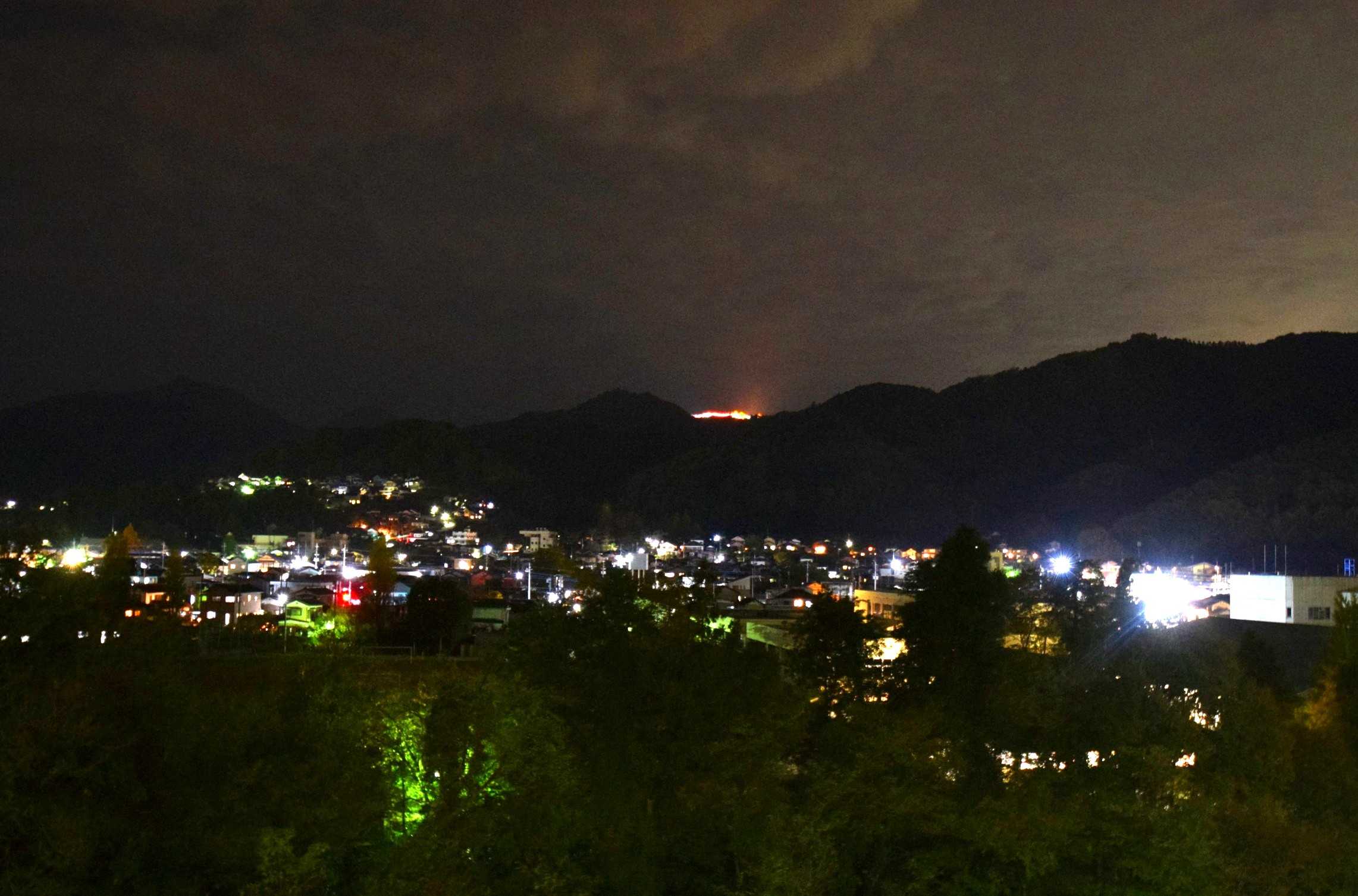 冬桜で有名な鬼石 町 の夜景を撮影した 山と星空と小型車でサイクリング 楽天ブログ