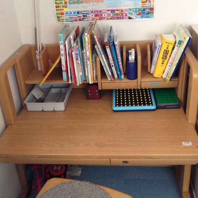絶対条件にあった 学習机 やっと見つけた！オカムラのピエルナです。 | 日常∞ - 楽天ブログ