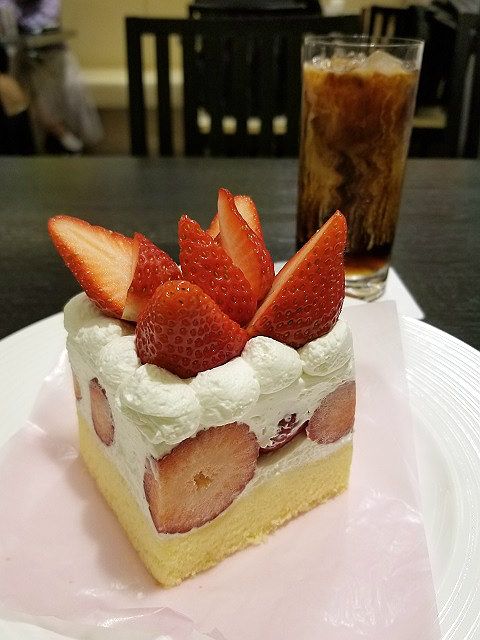 横浜 タカノで紅ほっぺ苺のショートケーキ ぼのぼの 楽天ブログ