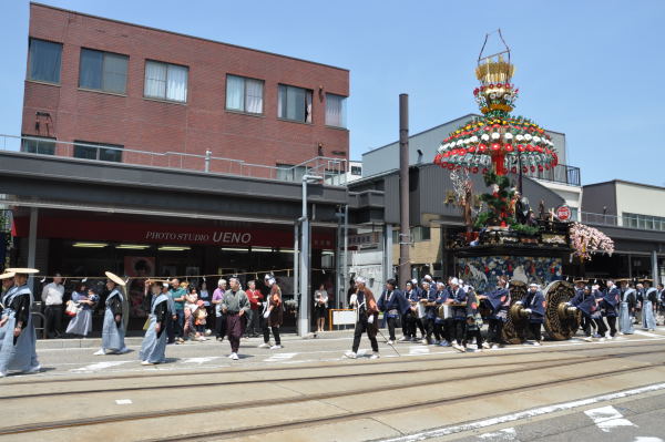 高岡御車山祭