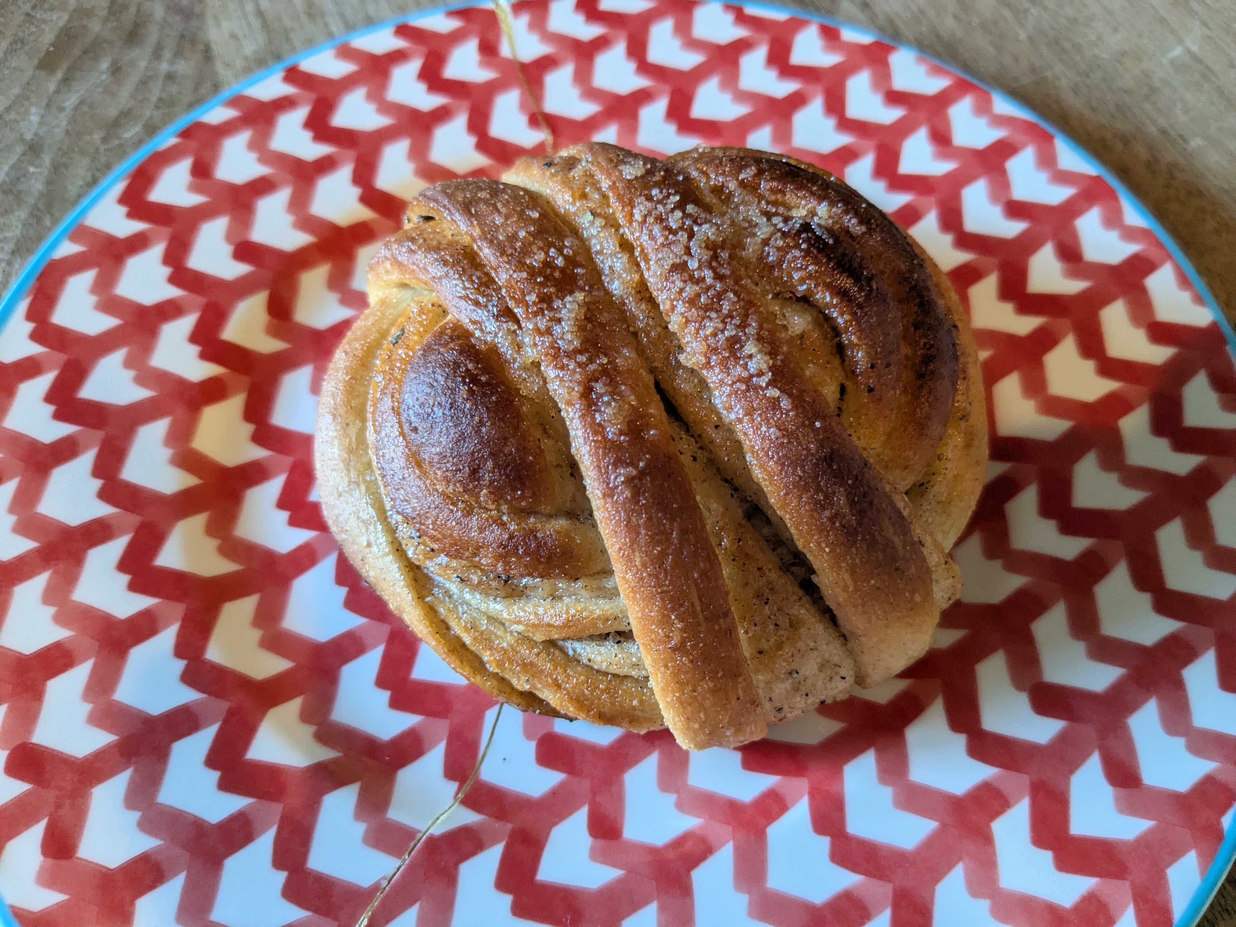 uneclef(ユヌクレ)　お取り寄せ　カルダモンロール