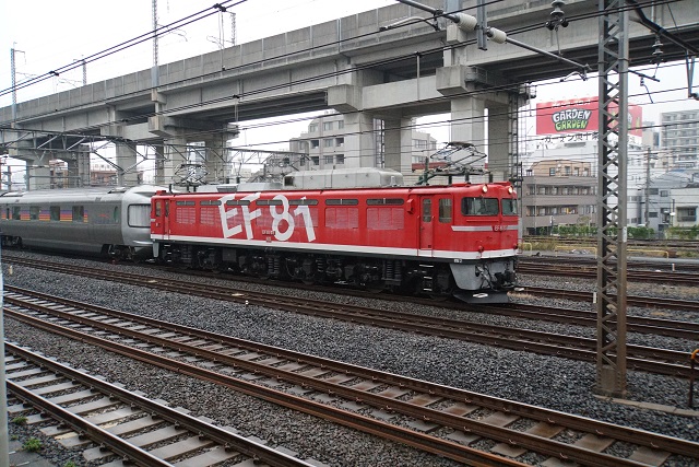 EF81 95牽引 カシオペア回送 & DE10 1603牽引 来迎寺ロングチキ工臨2