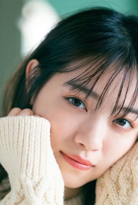 西野七瀬 白ニット ほおづえショット にキュン Friday 最新号より ルゼルの情報日記 楽天ブログ