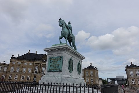 DSC01125rtw.jpg