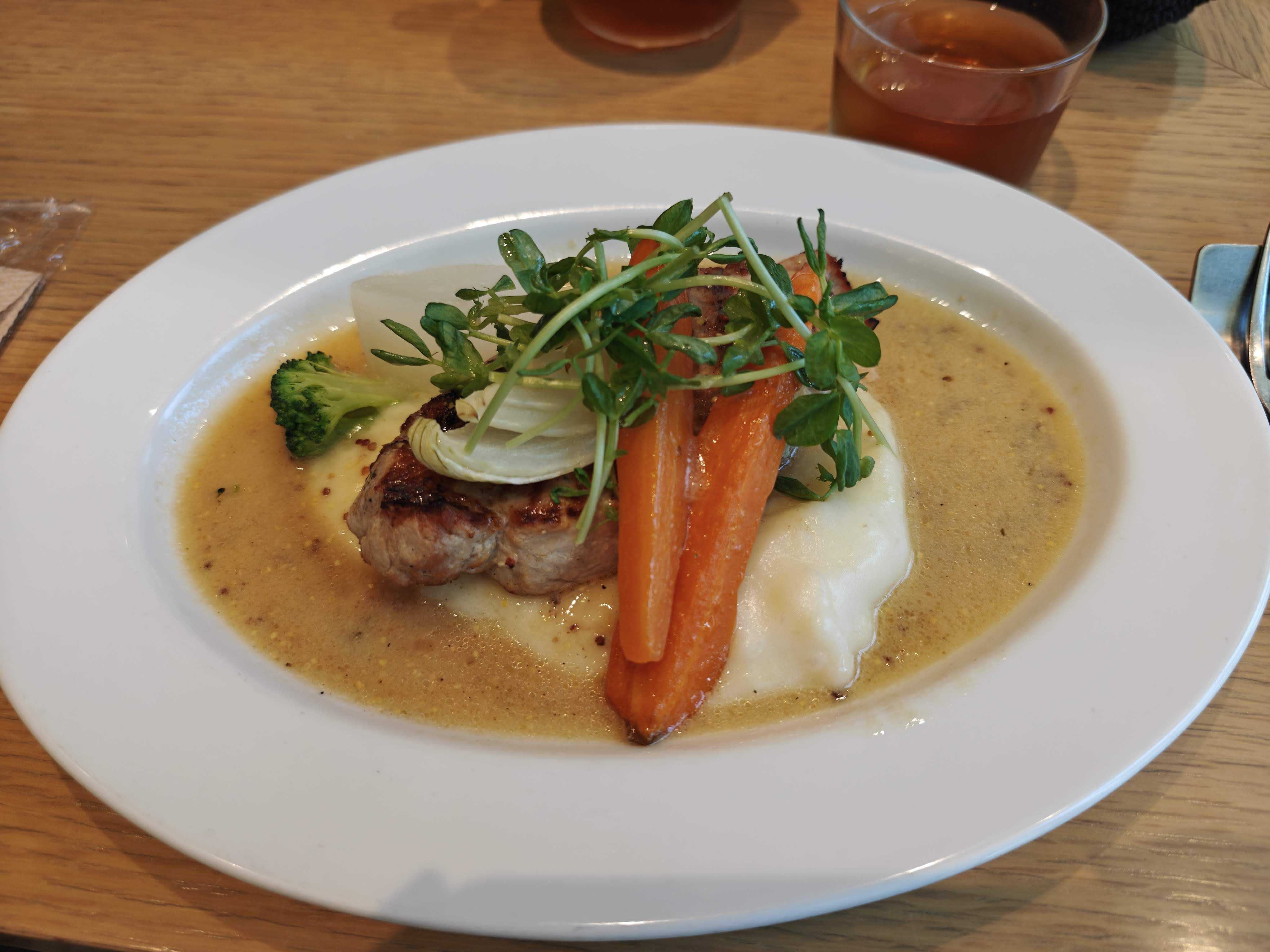 日比谷ランチ　LE PORTIER Par Aux Delices de dodine Toranomon　ランチの肉料理