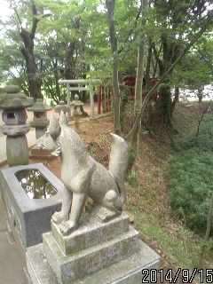 左のお狐さま２