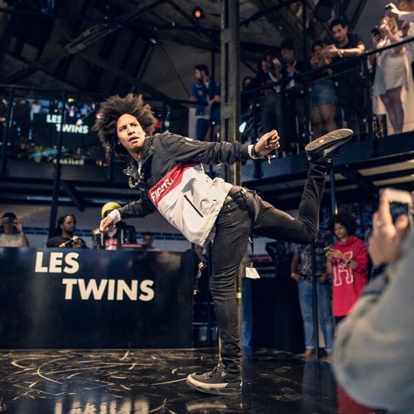 Твин танец. Лес Твинс. Les Twins Larry дочка.