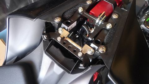 17' YZF-R6にR1用のシングルシートカウルを付けてみよう