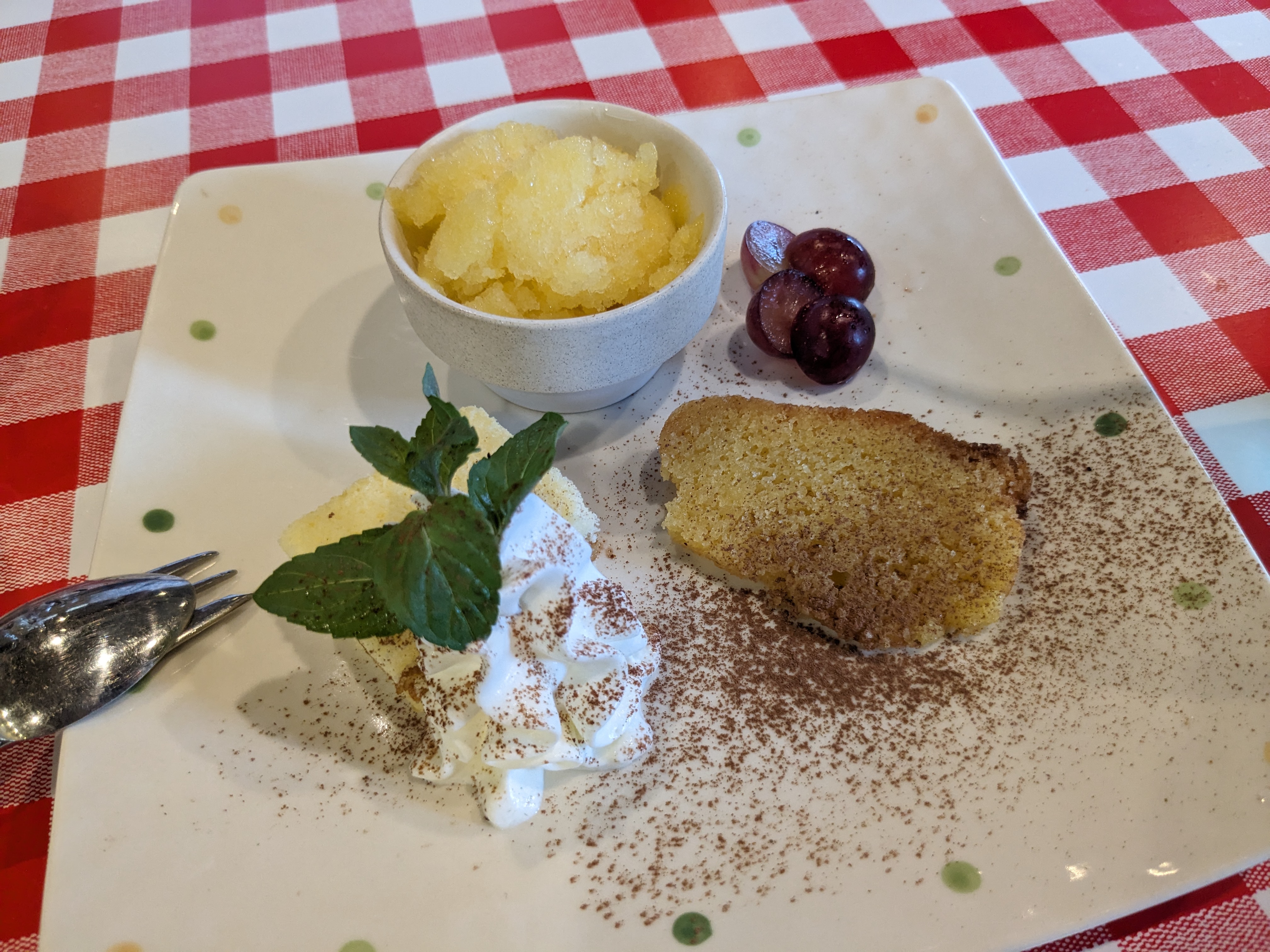 千葉県勝浦市レストラン　ランチ　うまいファミレス イタリア食堂TOKEBEI(徳兵衛)　おまかせランチ スープ