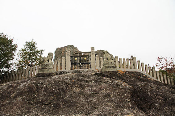 高岳神社の「磐座」♪