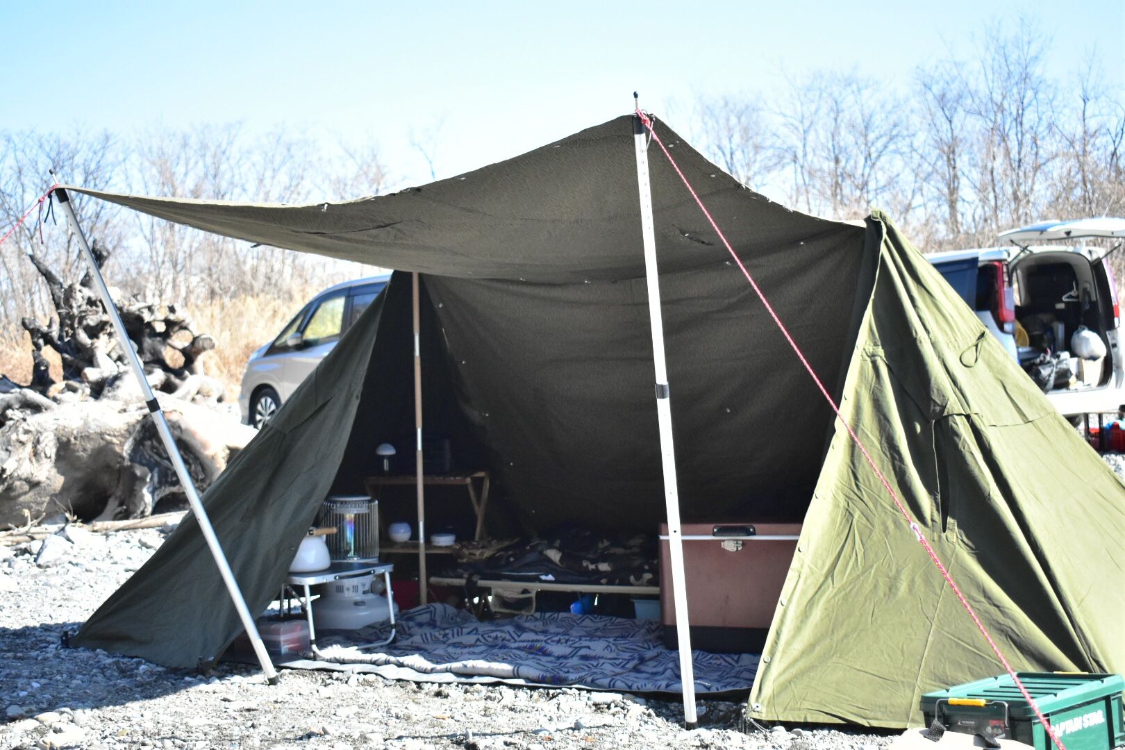 東ドイツ軍 テントシート2枚 ポンチョテント パップテント 軍幕