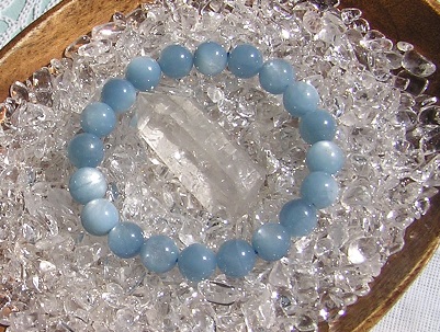 アクアマリン猫目ブレ