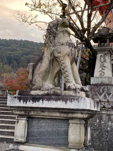 BIG MACを食べる長男 1