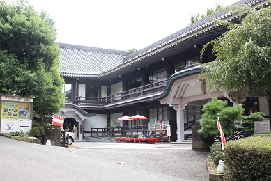 霊山歴史館