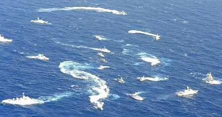 日本の領海を侵入した台湾漁船.jpg