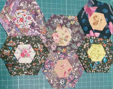 ハナミズキ　タペストリー　パッチワーク　ハンドメイド　大サイズ パッチワーク♪花水木タペストリー送料無料