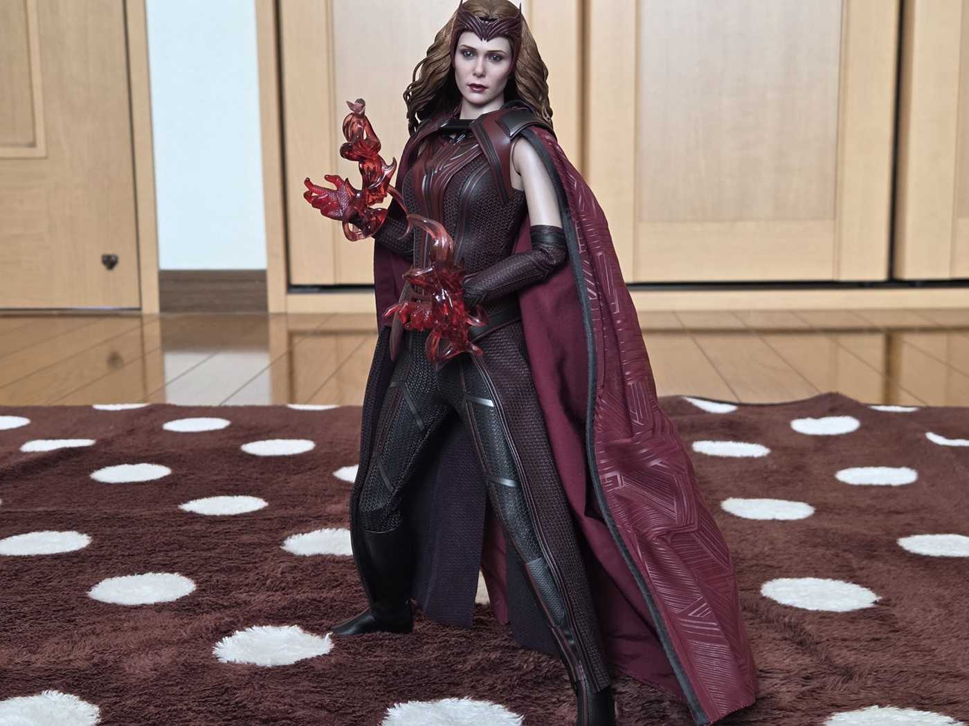 圧巻の造形美！ホットトイズ ワンダヴィジョン版 スカーレット