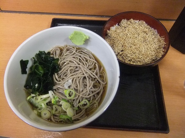 高幡そば高幡不動店のミニあじご飯セット１