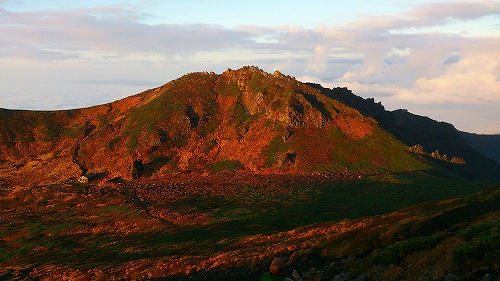 s-20140927岩手山対岸の山.jpg