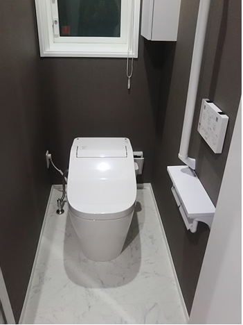 トイレの紹介 １階トイレ 猫と１マス吹き抜けのi Smartブログ 楽天ブログ