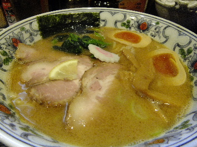 金町　カツシカン　らーめん