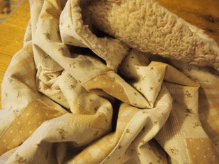 ベージュパッチボアブランケット２