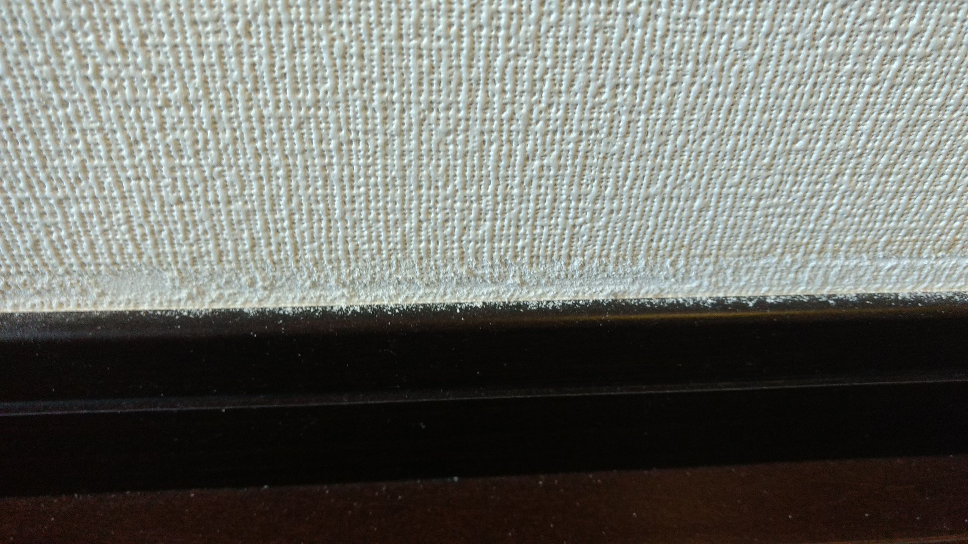 壁紙がボロボロになる問題に悩まされていた ゆりリスの大日本印刷 サンゲツ の壁紙 Ebクロス 不良品リコール問題提起ブログ 楽天ブログ