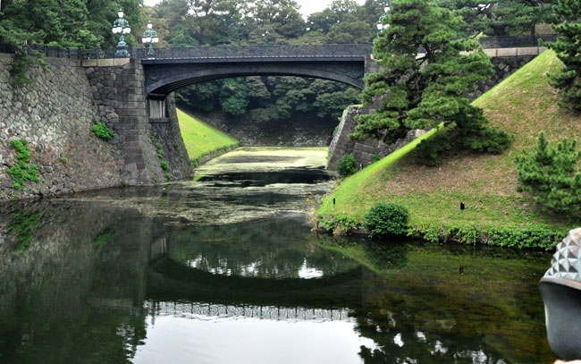 お堀１