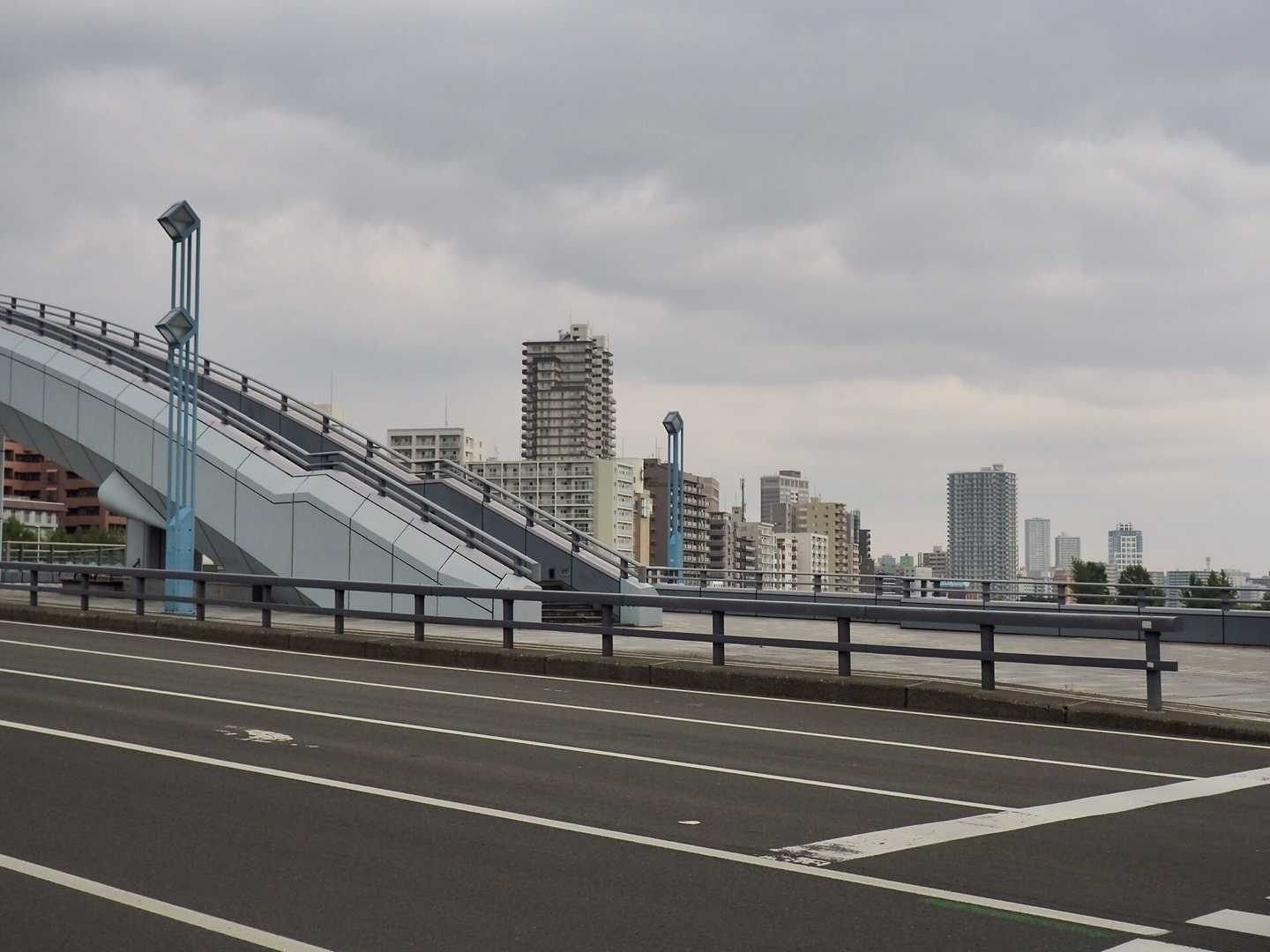 令和３年８月１６日 月曜日から木曜日までの天気予報と週間天気予報と北海道の季節のたより 昨日８月１５日は お盆 今日８月１６日は 月遅れ盆送り火 日本に今 大雨を降らしている前線のメカニズムについて のんびり日本人ののんびりブログop２ ニュース