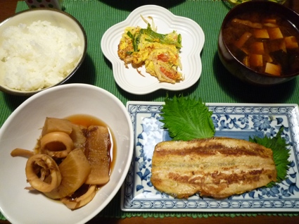 2012.02.01大根とイカの煮物＆もやしの卵炒め＆は?くは?くさんま2.jpg