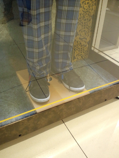 山田涼介　金田一少年の事件簿、着用衣裳展示　横浜新星堂　５