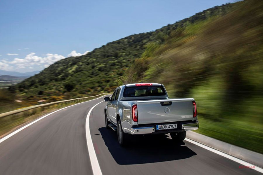 メルセデス ベンツ新型ピックアップ Xクラス に試乗 価格 正当性は 新車 中古車販売 レイズ 裏側見せます 加須 古河 羽生 久喜 館林 楽天ブログ