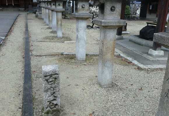 小雨の中の神社と寺院 AWorld2 楽天ブログ