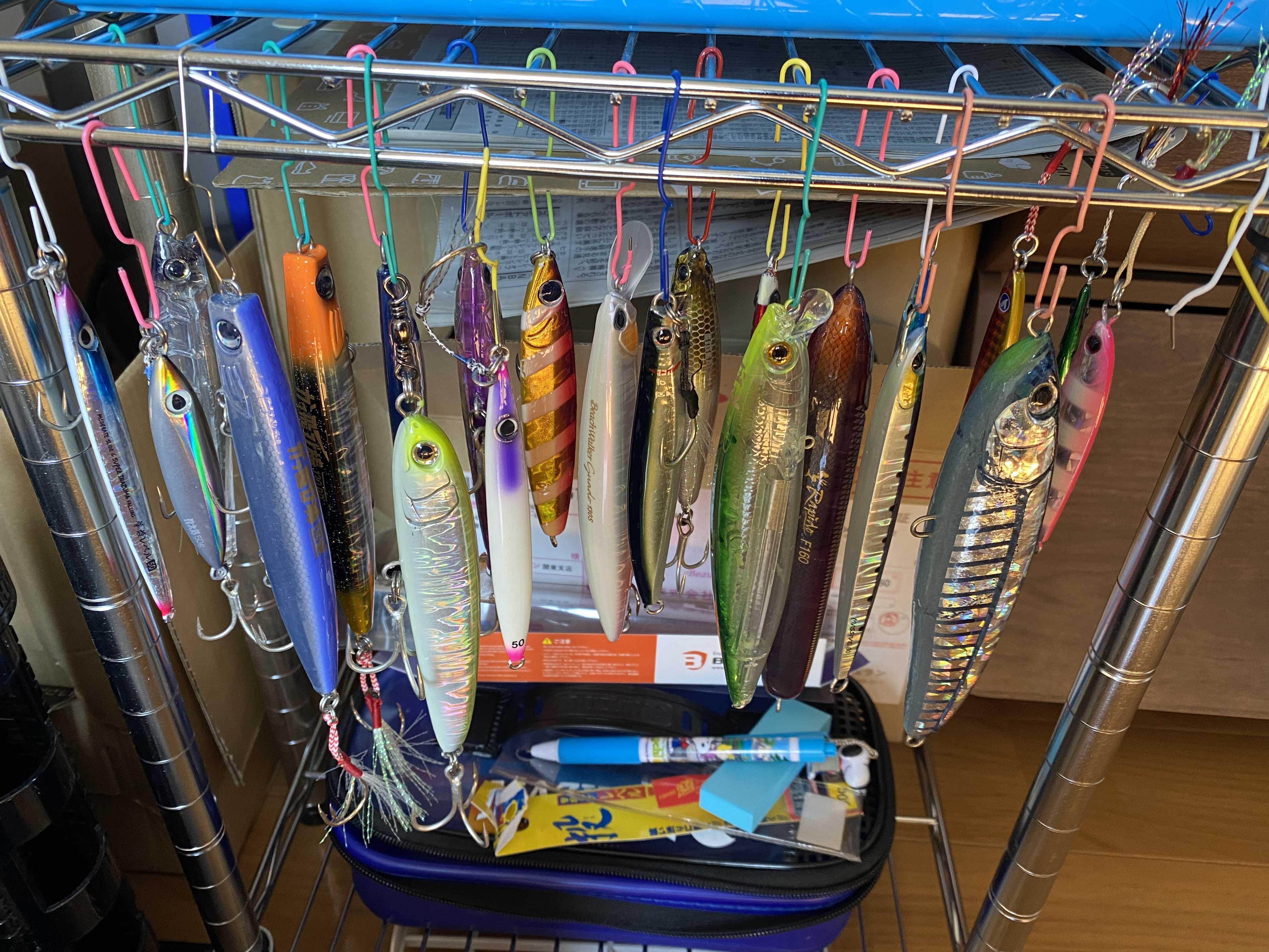 メタルジグ　13個まとめ売り　250gから89gケイムラウレタン塗装済 ケース付 ウレタンコーティング(ジグ、プラグ一式) | キャンプ & ショアジギ