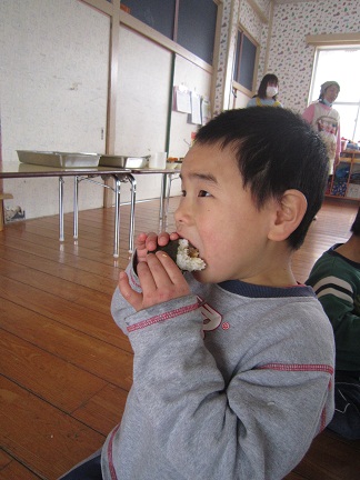 北北西に向かって食べている.jpg