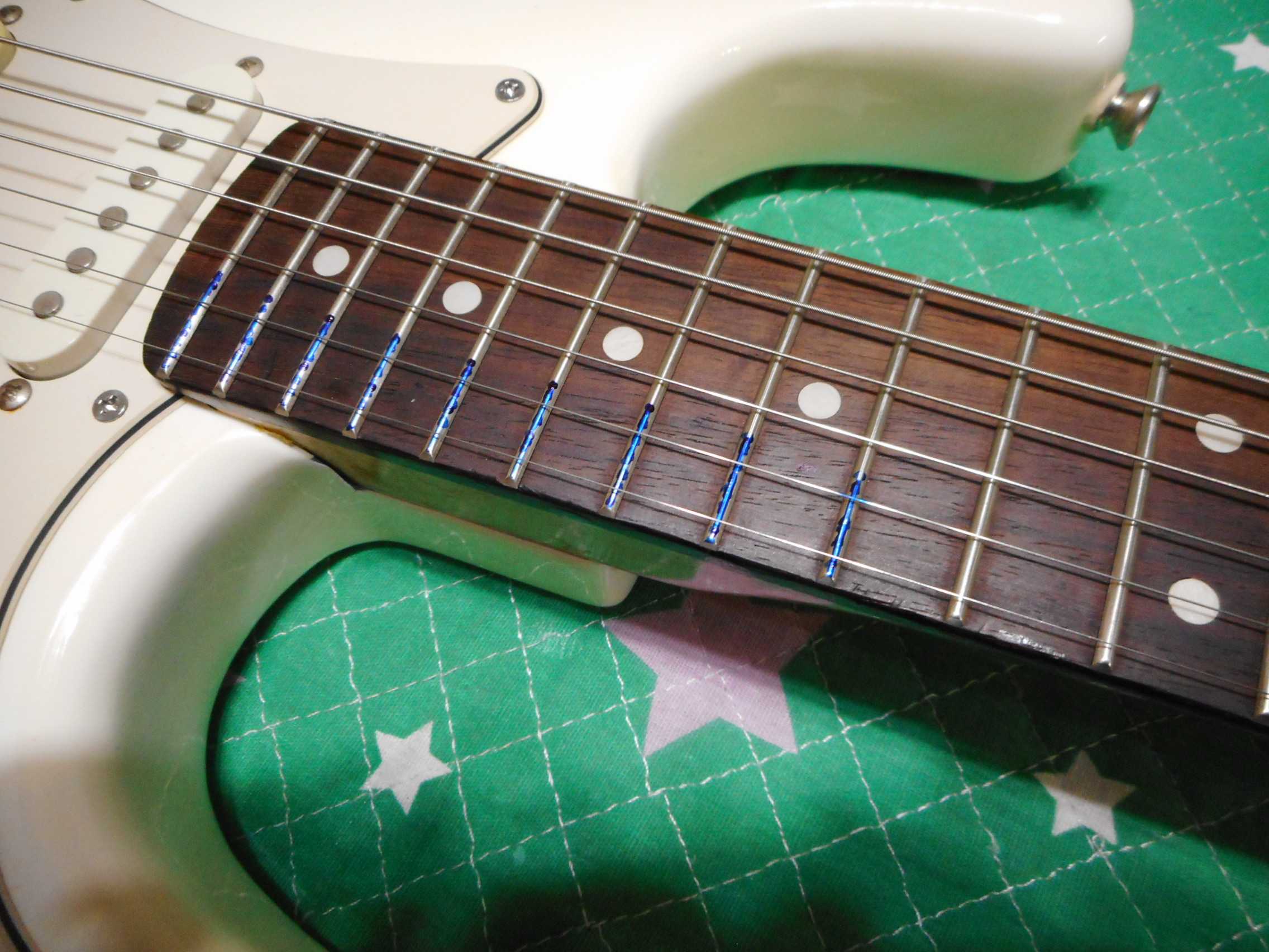 🌸Fender？ StratoCaster 捻じれたネックのセッティング | 青春の