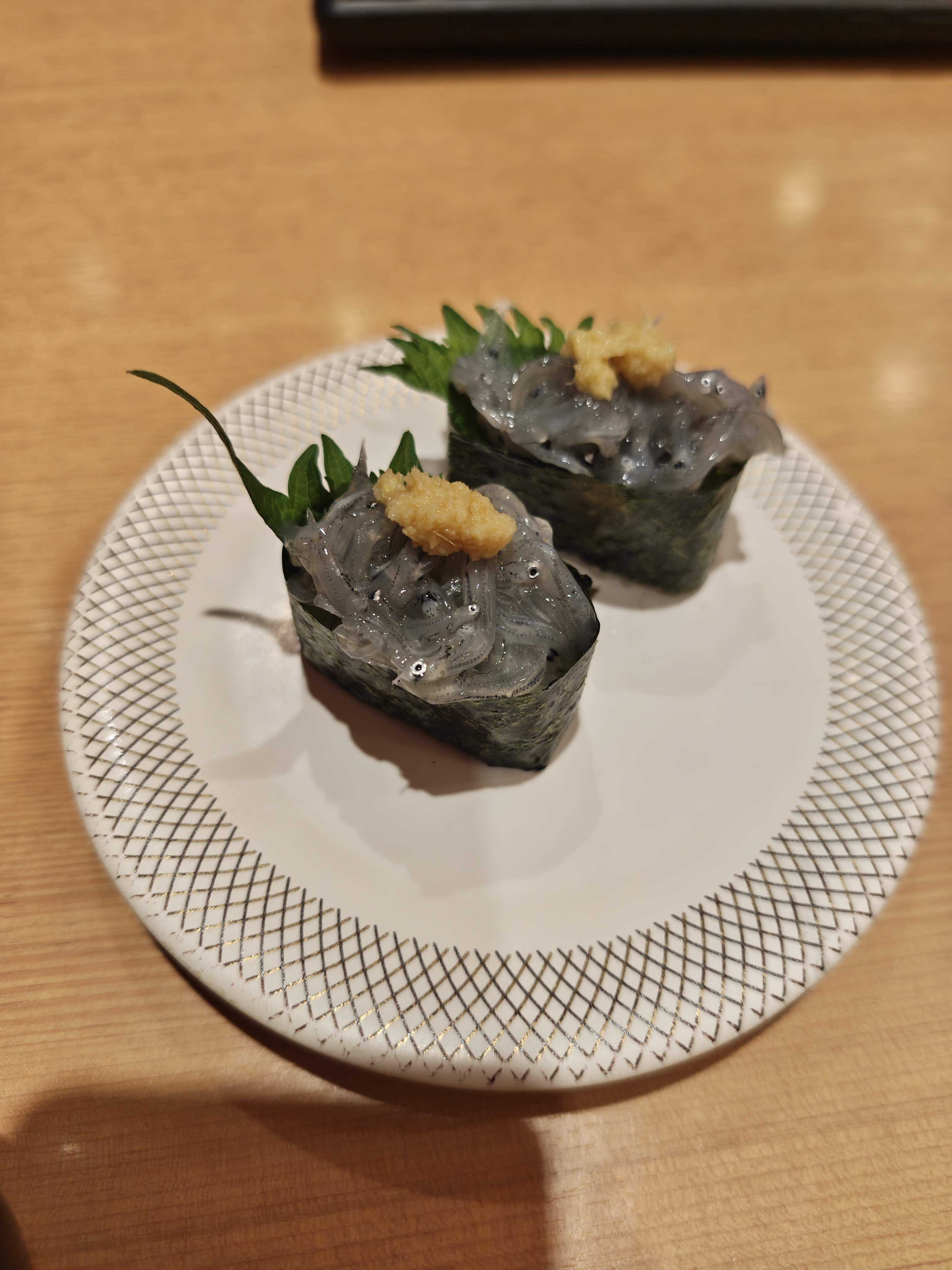 金沢まいもん寿司 イオンモール幕張新都心店　生シラス軍艦