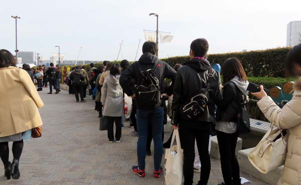 17 福岡 立体手型行列 初日1521.JPG