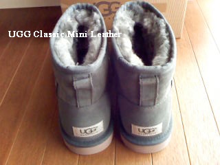 UGG Classic Mini