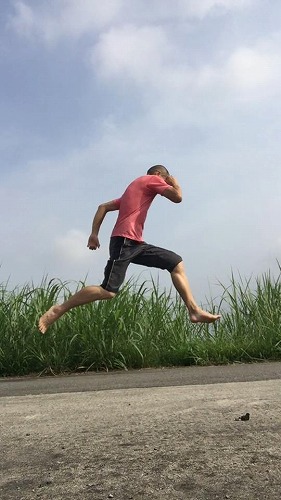 裸足ランニング　ミキティの激安家具SHOP