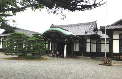 正面玄関