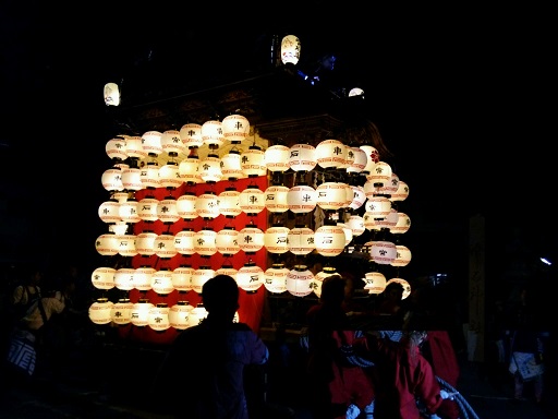 山車は夜がいい